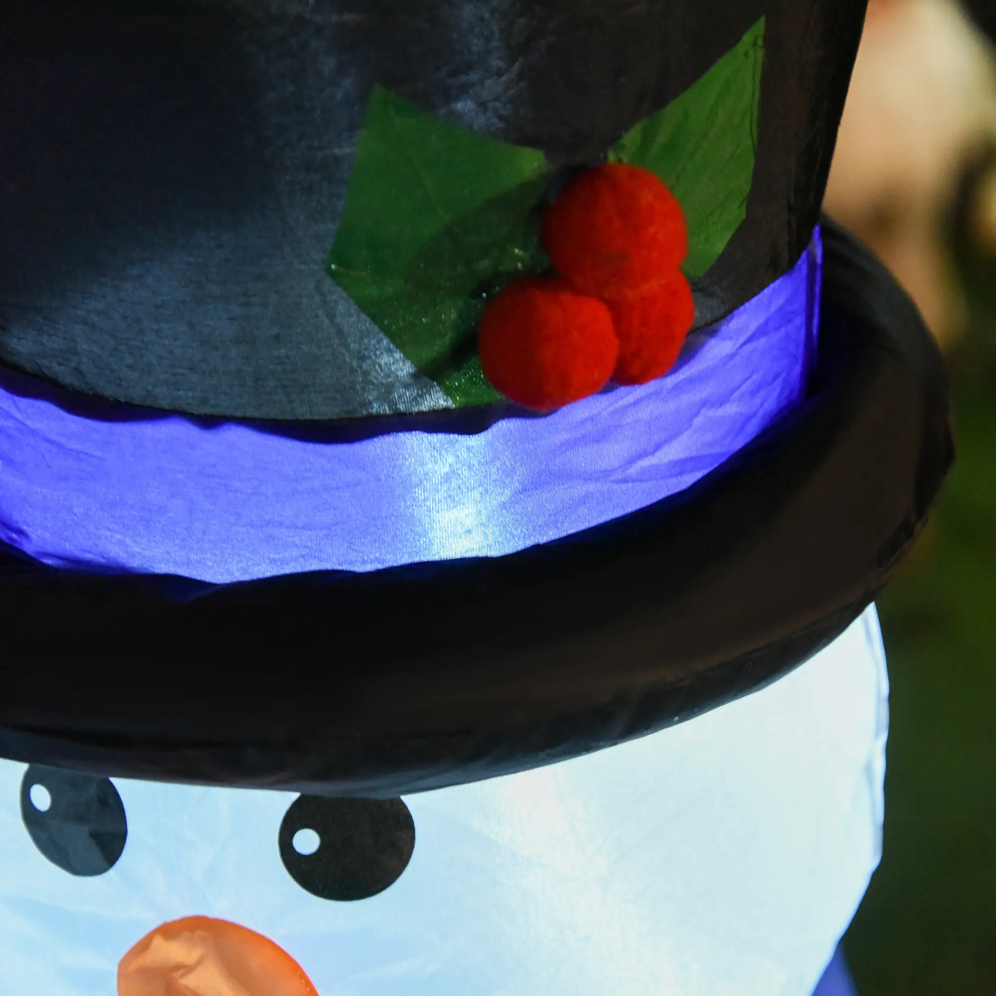 1.2M Tall LED Lighted Christmas Inflatable Snowmen, Outdoor Indoor Decor - Image 9