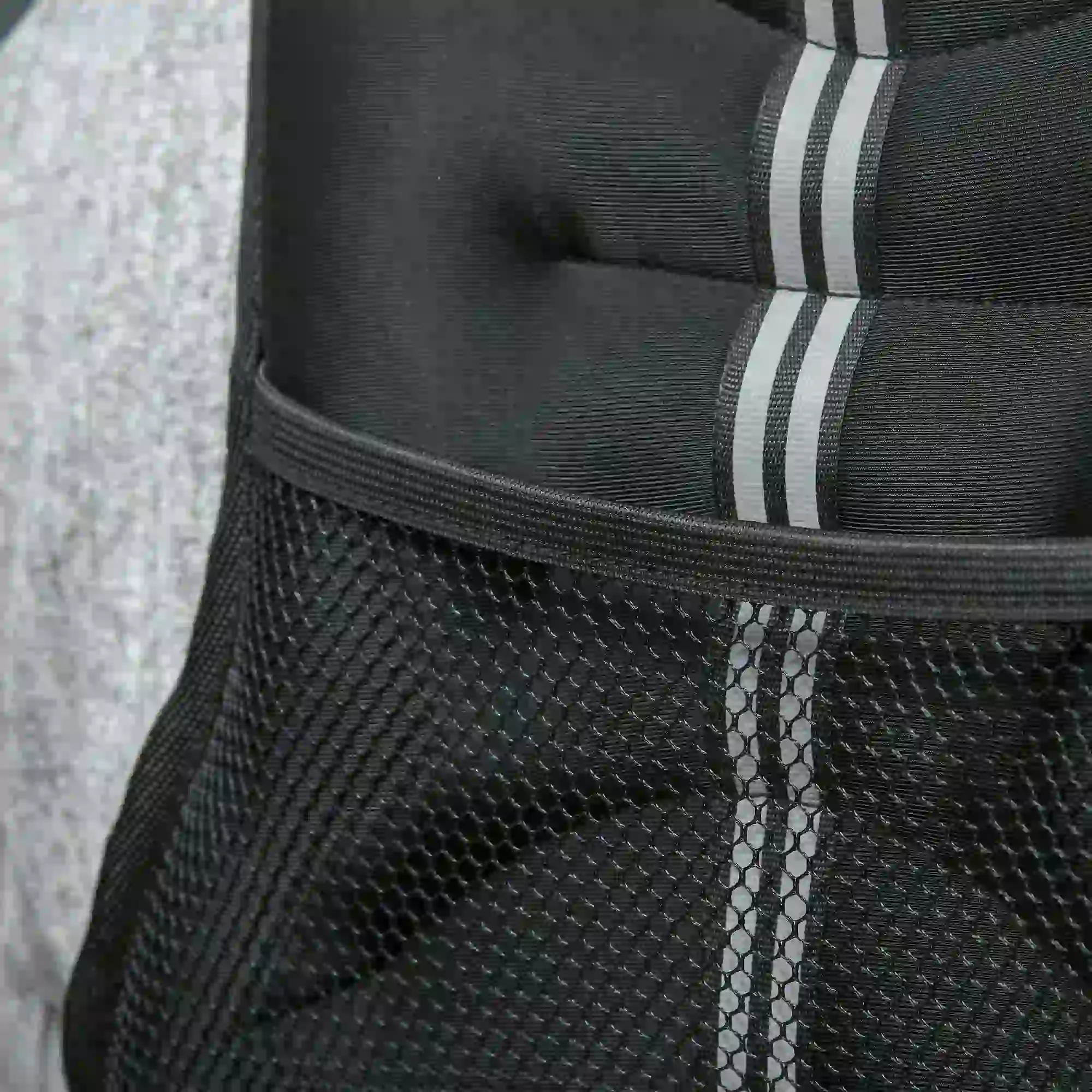11 lbs Weighted Vest, Adjustable Straps, Pocket, Reflective Strips, Men Women - Image 9