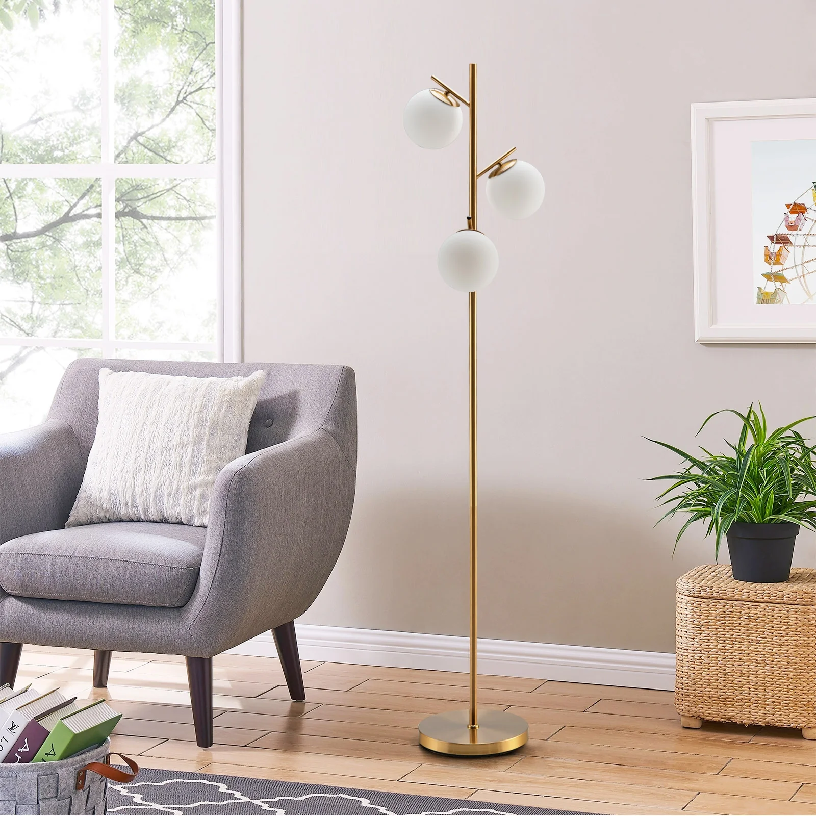 3-Globe Floor Lamp, Golden - Image 8