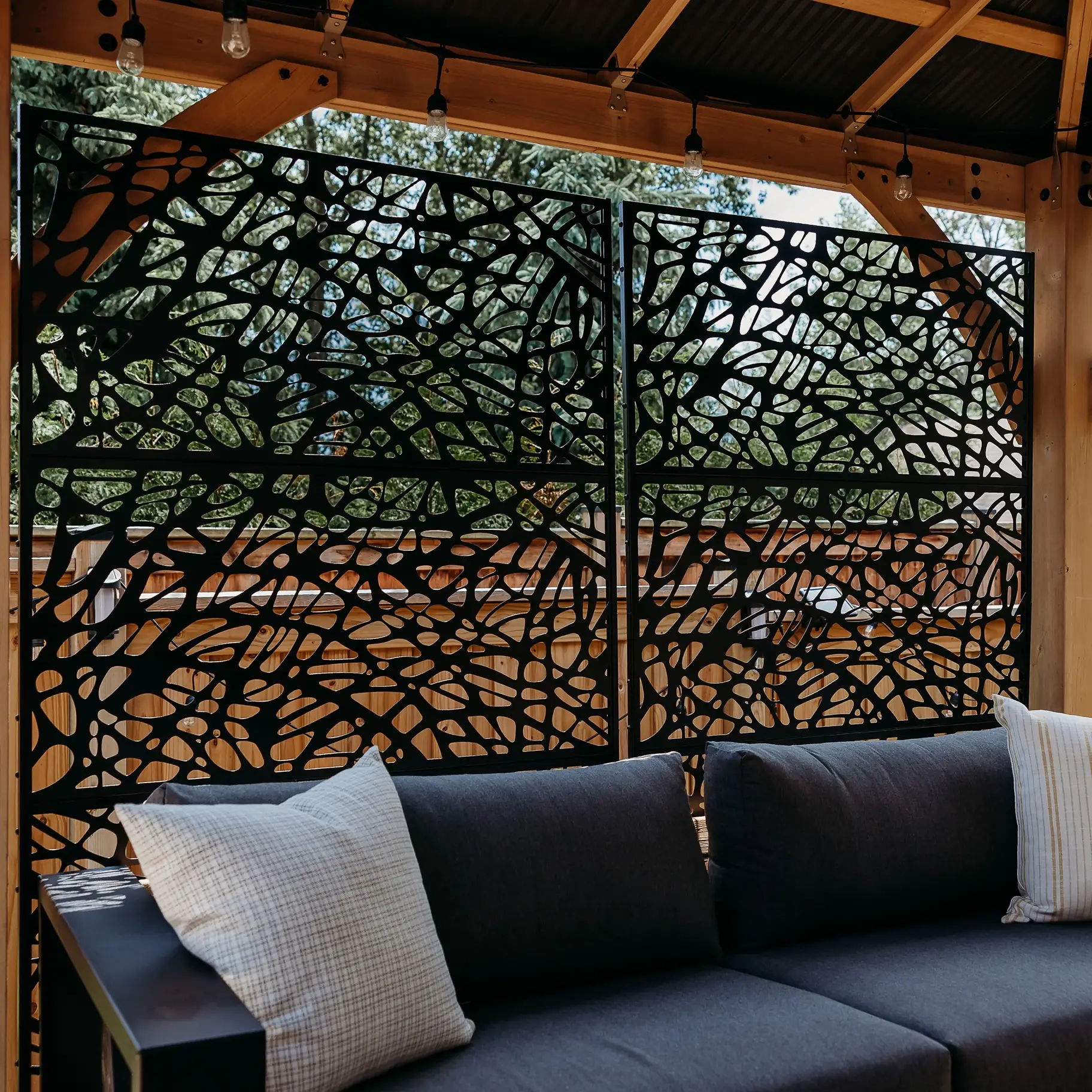 6.5FT Metal Privacy Screen, Twisted Line Style, Black - Image 13