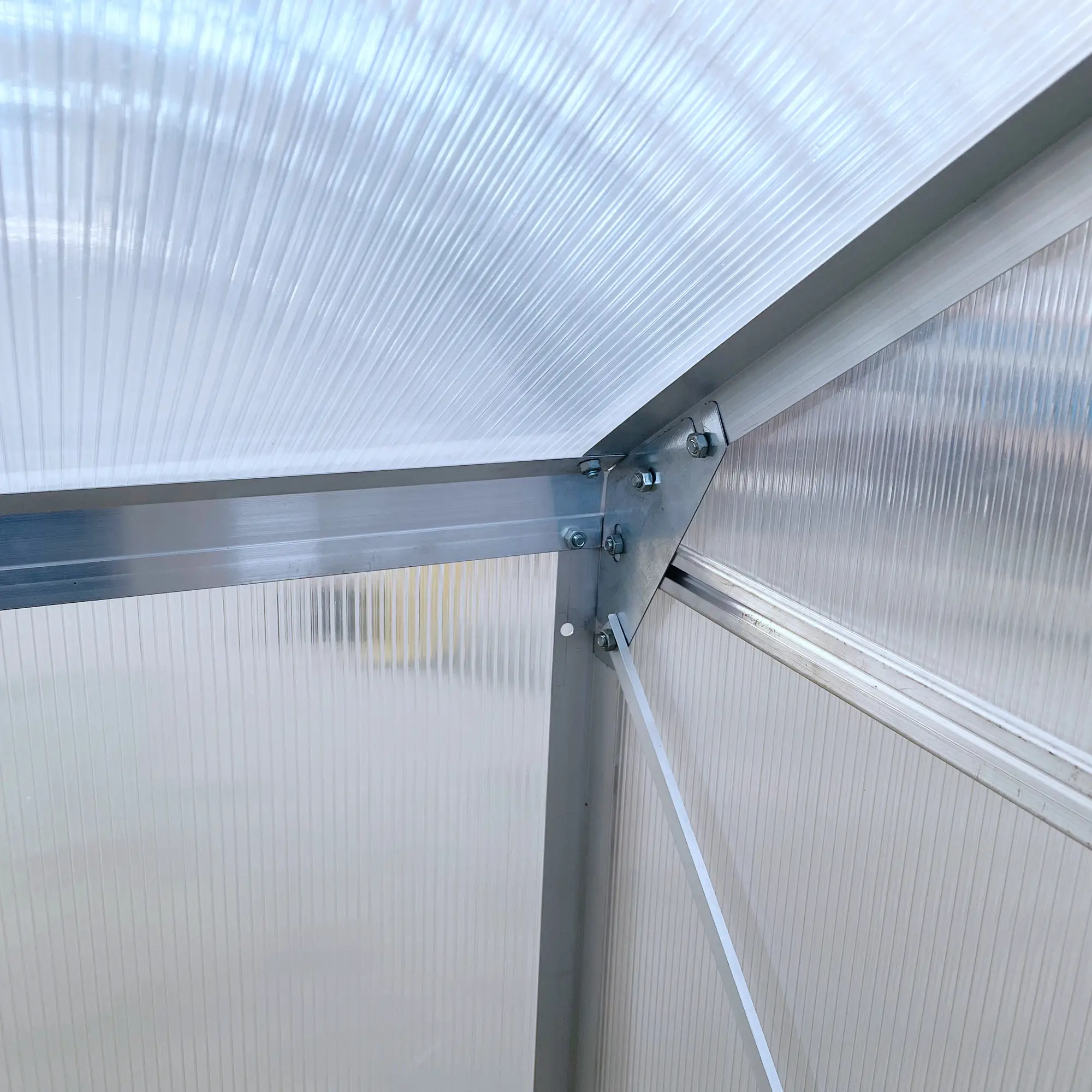 6' x 4' Aluminum Greenhouse, Polycarbonate, Adjustable Roof Vent, Clear - Image 10