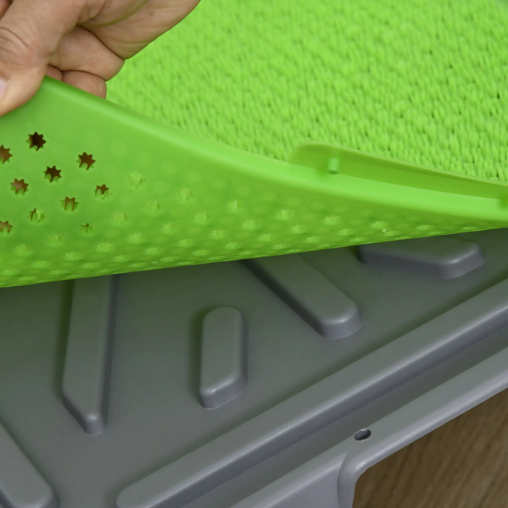 Artificial Grass Dog Pee Pad, 26" x 16", Green - Image 10