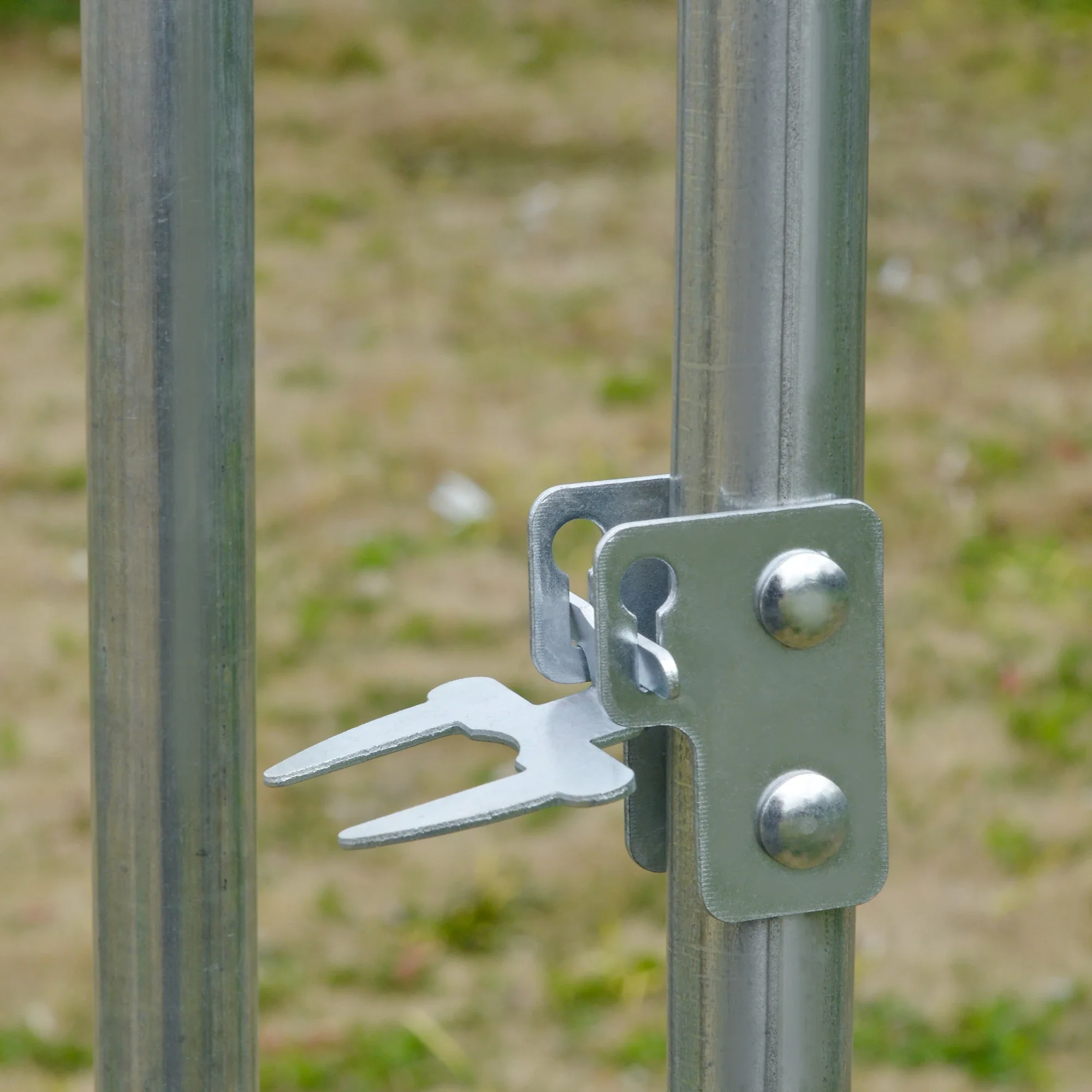 Large Metal Chicken Coop, Walk-in Enclosure, 9.2' x 6.2' x 6.5', Silver - Image 10