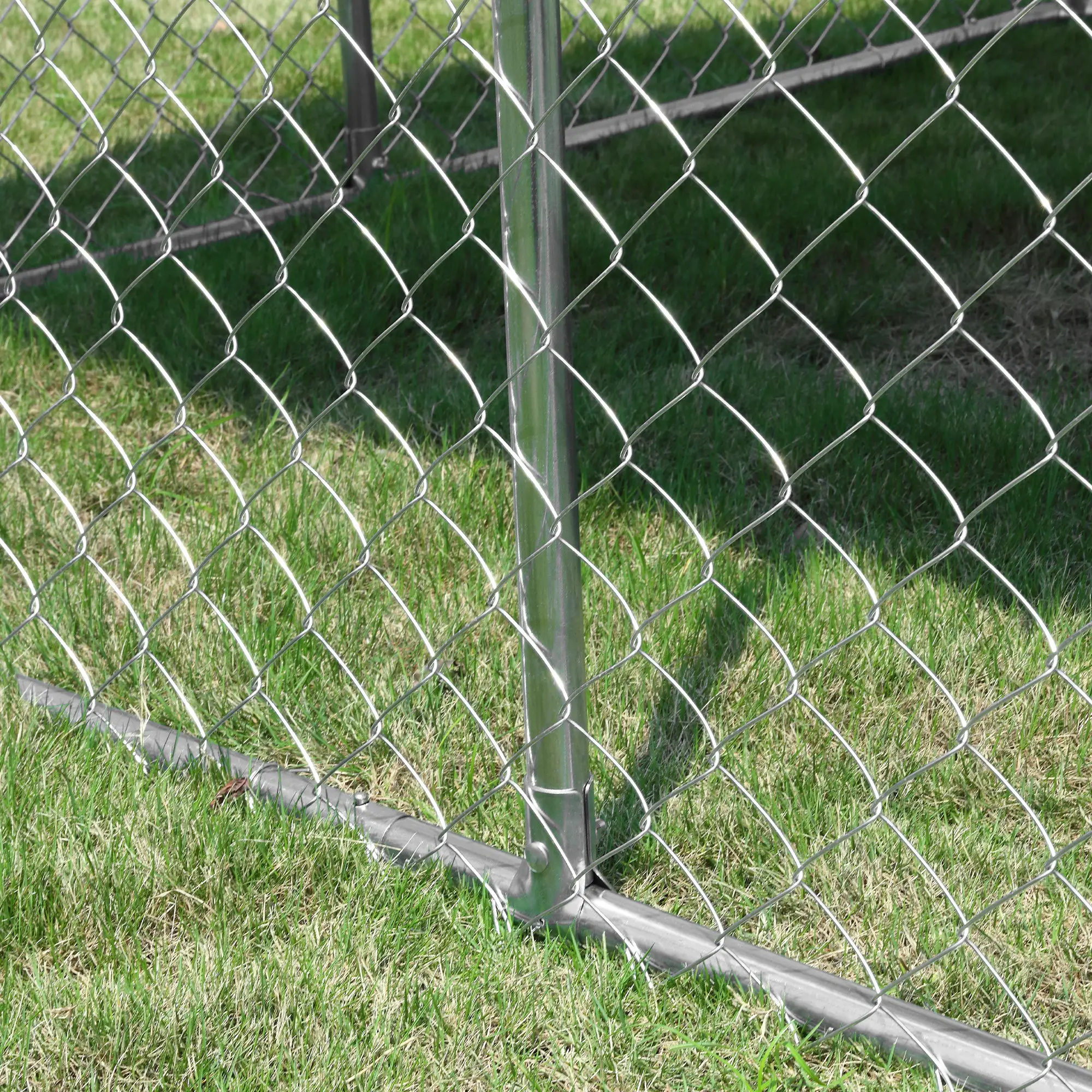 Outdoor Dog Kennel With Roof, Waterproof UV-Resistant Cover, Secure Lock, 7.5' x 7.5' x 5.7' - Image 10
