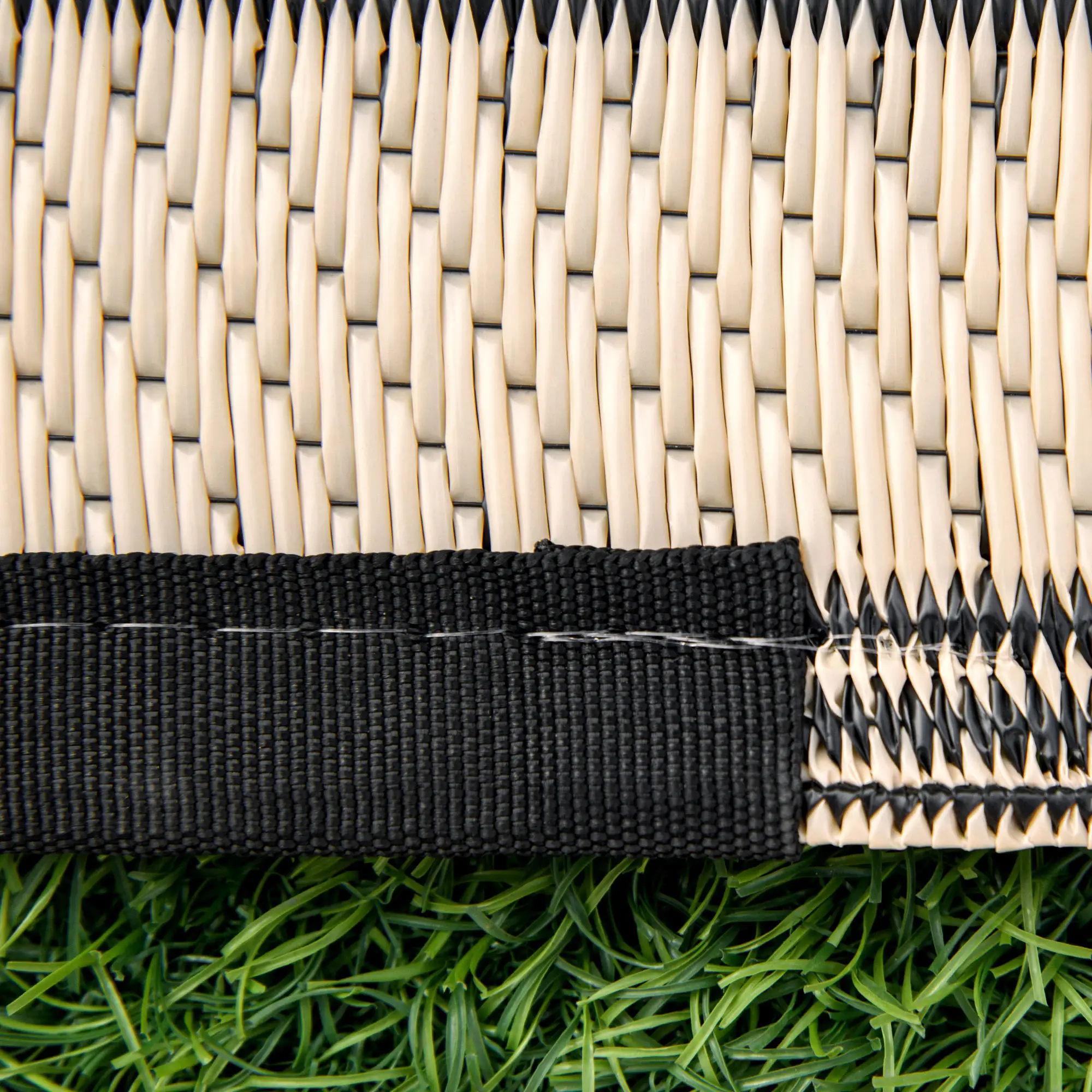 Reversible Outdoor RV Rug, 9' x 18', Patio Floor Mat, Black and Beige - Image 10